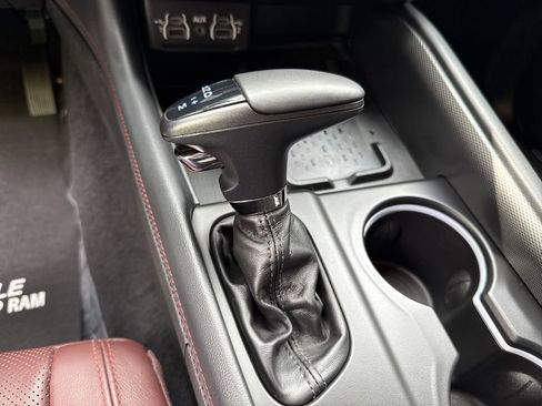 Used 2025 Dodge Durango R/T image 33