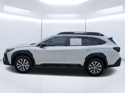 Used 2025 Subaru Outback Premium AWD/4WD image 6
