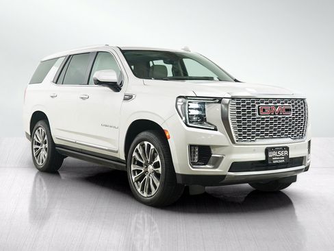 Used 2021 GMC Yukon Denali w/ Denali Premium Package AWD/4WD image 7