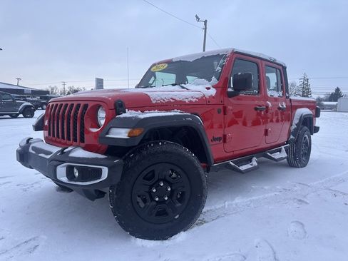 Used 2023 Jeep Gladiator Sport image 7