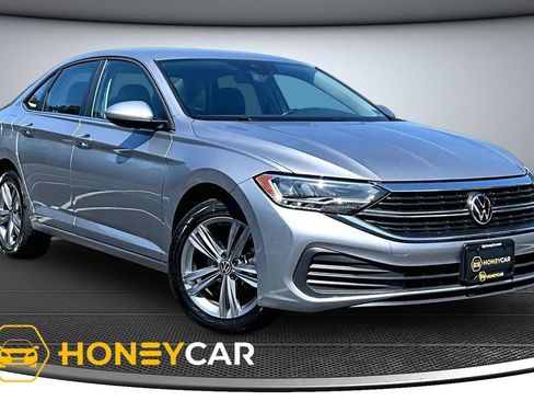 Used 2024 Volkswagen Jetta SE FWD image 1