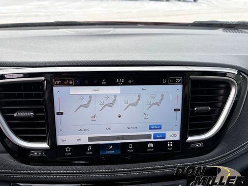 New 2026 Chrysler Pacifica Select image 15