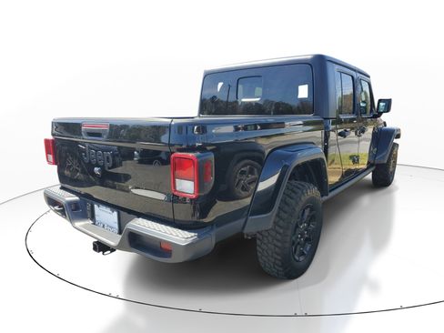 Used 2023 Jeep Gladiator Willys image 6