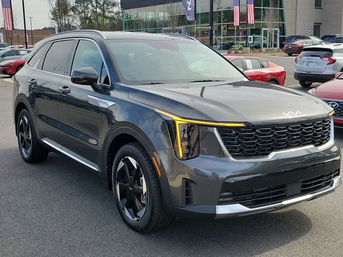 Used 2025 Kia Sorento EX image 3