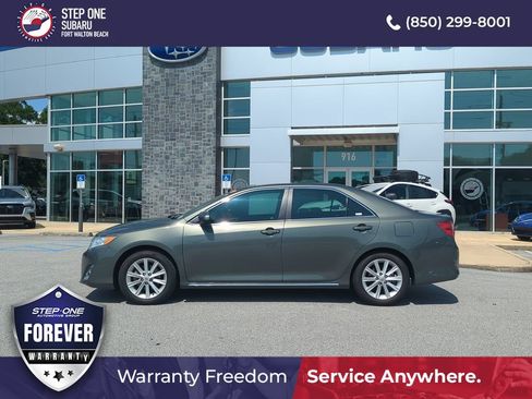 Used 2013 Toyota Camry XLE w/ Leather Pkg FWD image 4