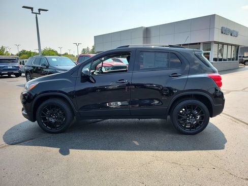 Used 2022 Chevrolet Trax LT w/ Premium Seat Package AWD/4WD image 7