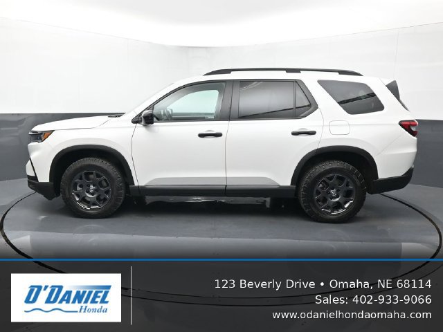 Used 2024 Honda Pilot TrailSport image 2