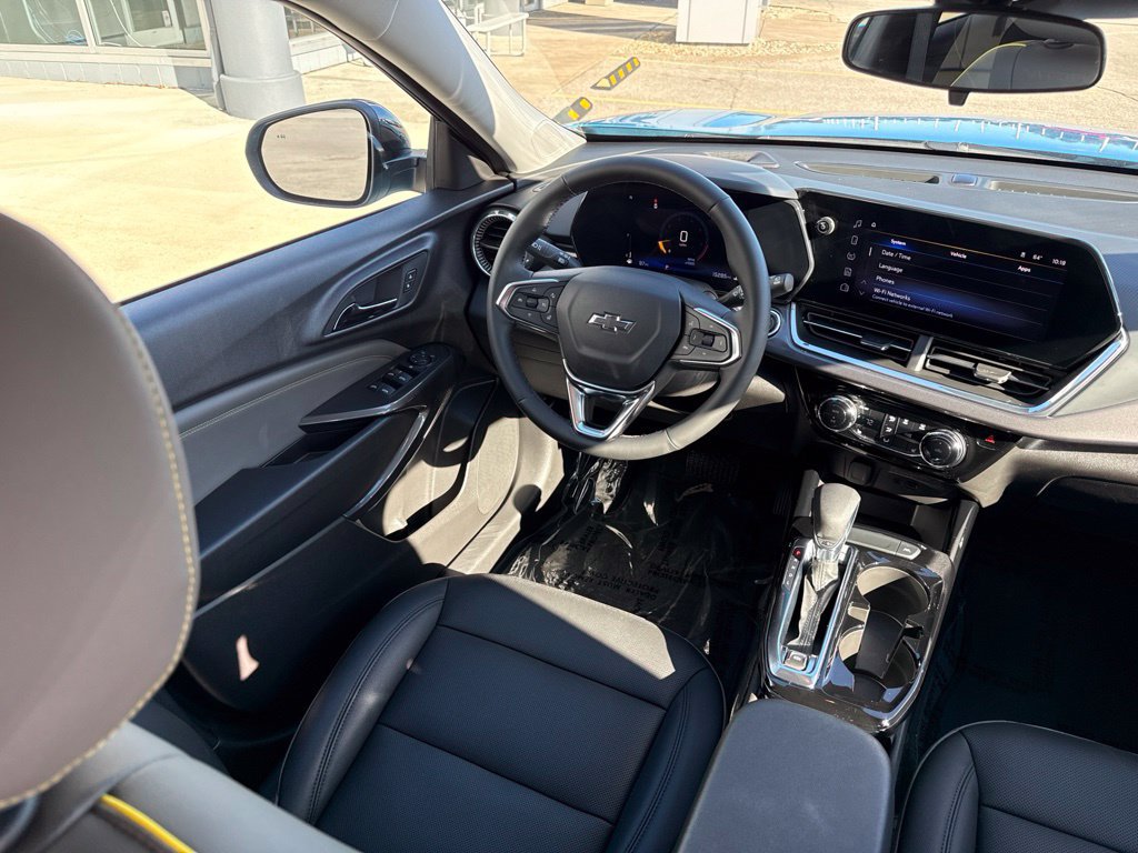Used 2025 Chevrolet Trax ACTIV w/ Driver Confidence Package FWD image 33