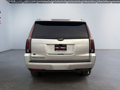 Used 2018 Cadillac Escalade ESV Luxury image 17