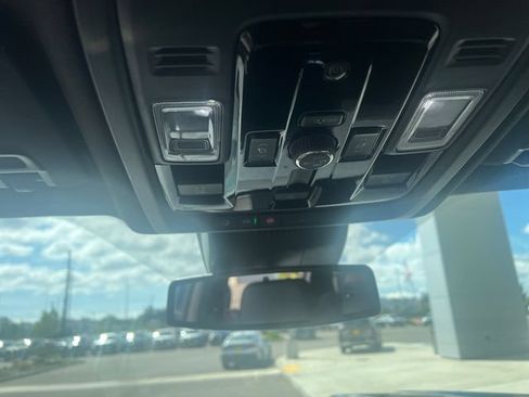 Used 2026 GMC Yukon XL Denali w/ Sun & Power Step Package AWD/4WD image 17