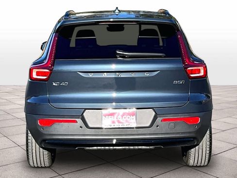 New 2026 Volvo XC40 B5 Core w/ Climate Package image 6