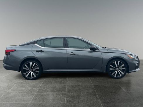 Used 2021 Nissan Altima 2.5 SR w/ SR Premium Package AWD/4WD image 11