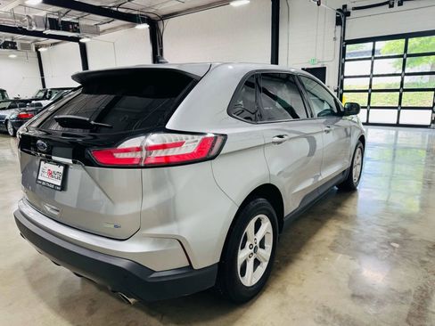 Used 2020 Ford Edge SE image 4