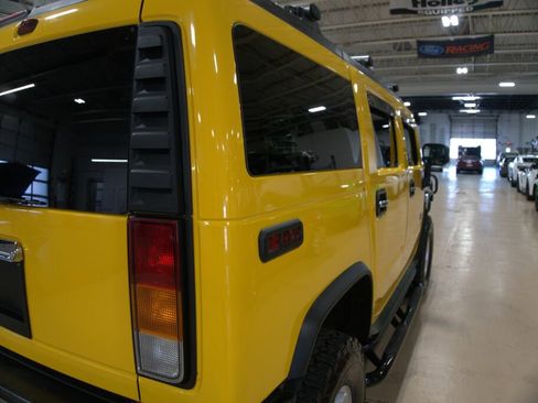 Used 2003 HUMMER H2 w/ Preferred Equipment Group image 23