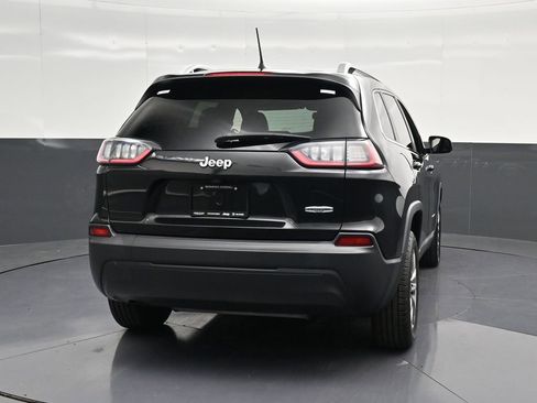 Used 2019 Jeep Cherokee Latitude Plus FWD image 2