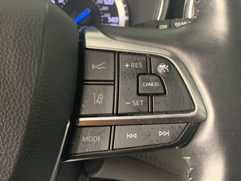Used 2021 Toyota Highlander Limited AWD/4WD image 19