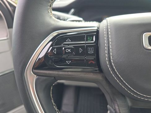 Used 2021 Jeep Grand Cherokee L Overland w/ Luxury Tech Group IV image 23