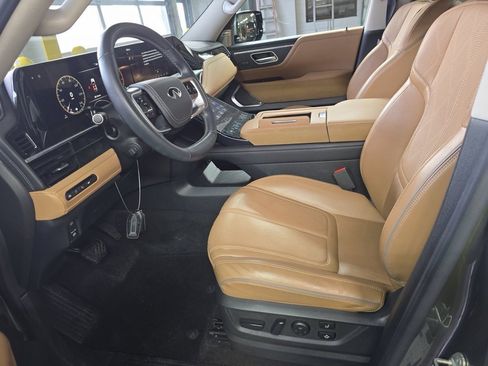 Certified 2025 INFINITI QX80 Sensory image 10