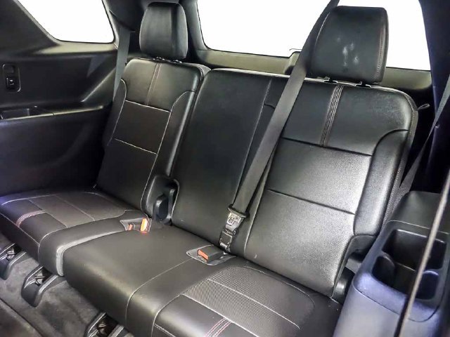Certified 2023 Chevrolet Traverse RS w/ LPO, Floor Liner Package AWD/4WD image 17