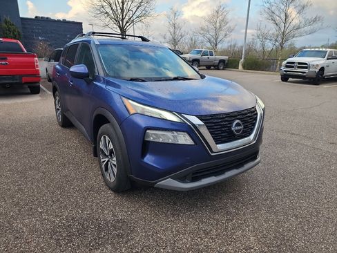 Used 2023 Nissan Rogue SV w/ SV Premium B Package image 9