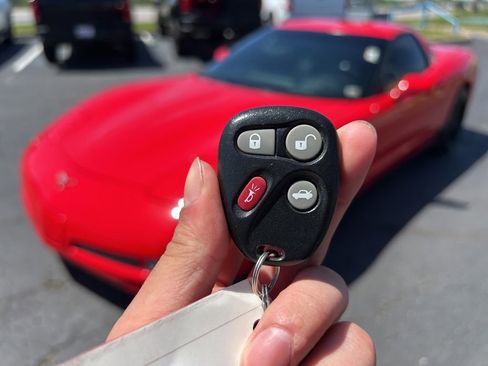 Used 2004 Chevrolet Corvette Z06 w/ Memory Package RWD image 30