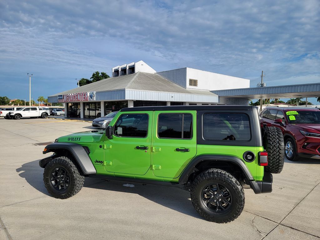 Used 2026 Jeep Wrangler Unlimited Sport AWD/4WD image 2