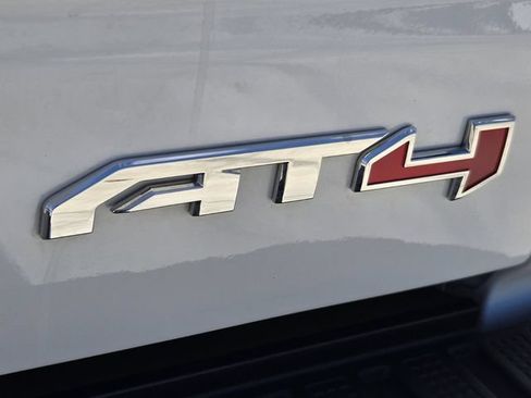 Used 2025 GMC Sierra 1500 AT4 w/ AT4 Premium Package AWD/4WD image 14