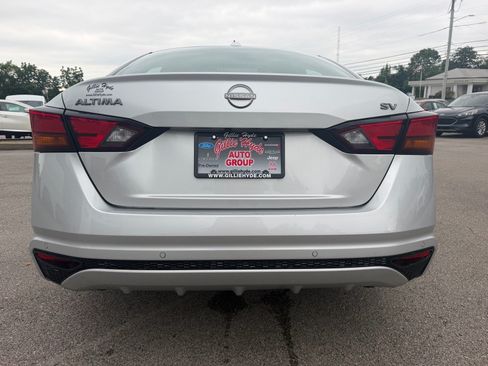 Used 2024 Nissan Altima 2.5 SV FWD image 14