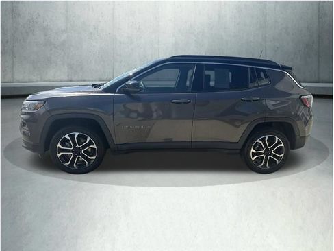 Used 2024 Jeep Compass Limited AWD/4WD image 2