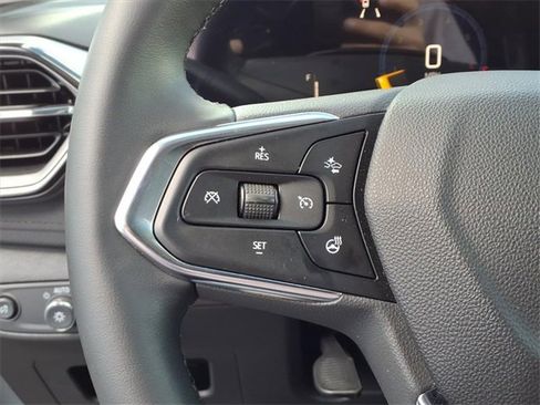 Used 2025 Chevrolet TrailBlazer LT w/ LT Cold Weather Package image 13