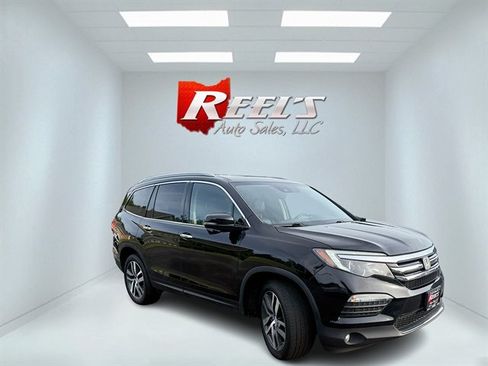 Used 2018 Honda Pilot Touring image 3