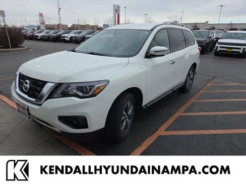 Used 2019 Nissan Pathfinder SV image 1
