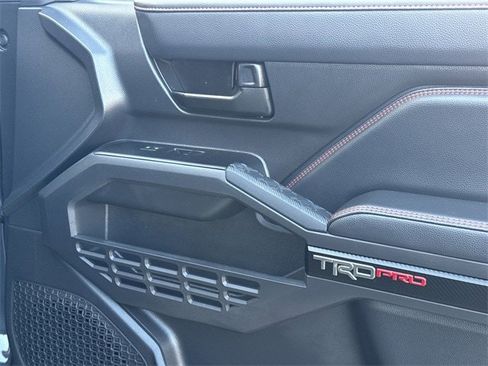 Used 2025 Toyota Tacoma TRD Pro image 33
