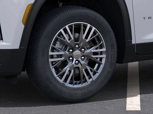 New 2026 Chevrolet Traverse LT w/ Driver Confidence Package AWD/4WD image 9