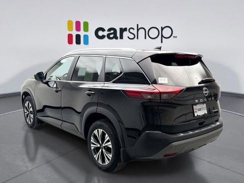 Used 2023 Nissan Rogue SV w/ SV Premium Package image 3