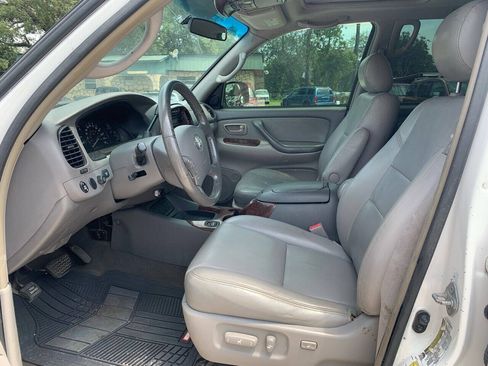Used 2006 Toyota Sequoia SR5 RWD image 13