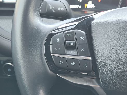 Used 2025 Ford Explorer Platinum w/ Ultimate Package image 32