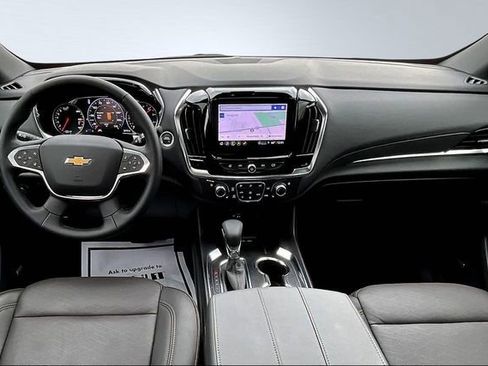 Used 2023 Chevrolet Traverse High Country image 8