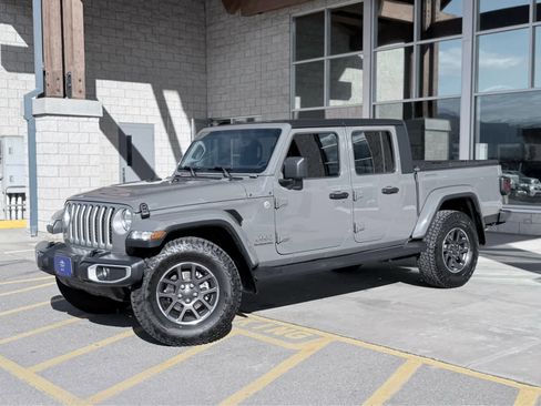 Used 2020 Jeep Gladiator Overland image 1