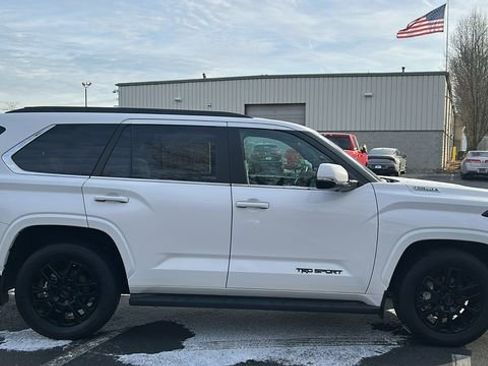 Used 2025 Toyota Sequoia SR5 w/ SR5 Premium Package image 24