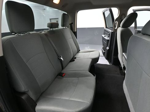 Used 2019 RAM 1500 ST w/ SXT Plus Group AWD/4WD image 39