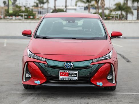 Certified 2017 Toyota Prius Prime Advanced w/ Carpet Mat Package FWD image 3
