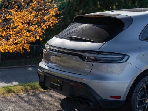 Certified 2025 Porsche Macan Turbo image 13