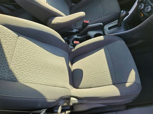 Used 2020 Chevrolet Trax LS image 21