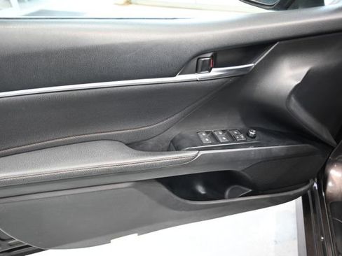 Used 2018 Toyota Camry XLE w/ Driver Assist Package FWD image 25