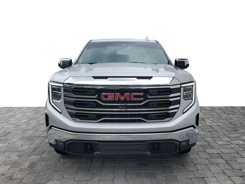Used 2022 GMC Sierra 1500 SLT w/ SLT Premium Plus Package AWD/4WD image 2