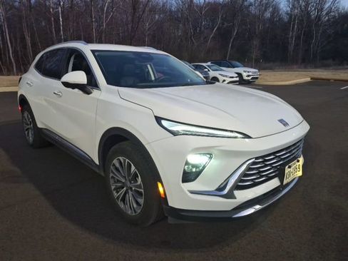 Used 2024 Buick Envision Preferred image 3