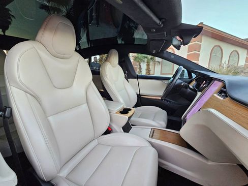 Used 2020 Tesla Model S AWD image 16