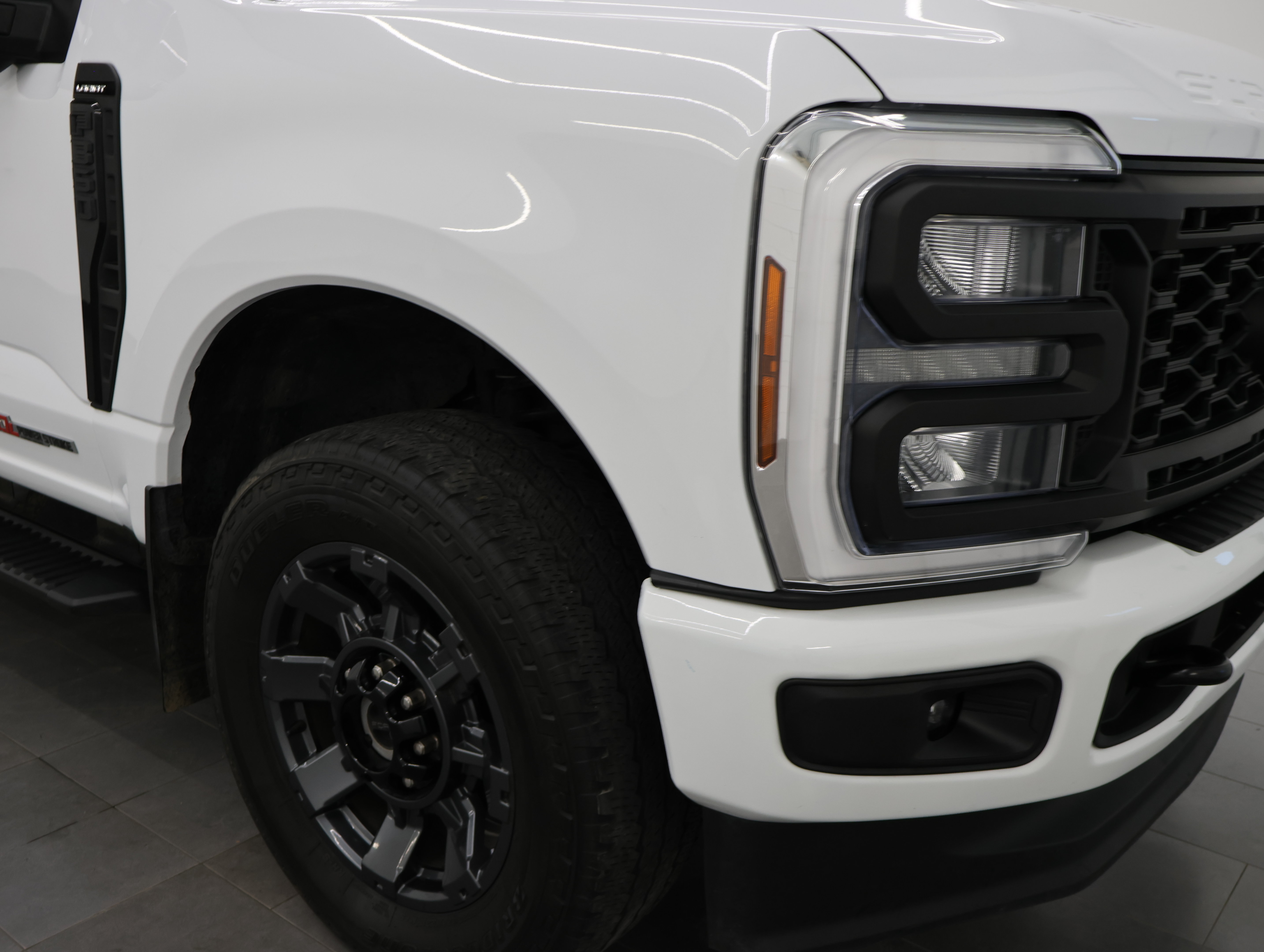 Used 2024 Ford F350 Lariat w/ Sport Appearance Package AWD/4WD image 28