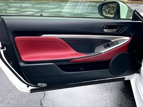 Used 2016 Lexus RC 200t image 22